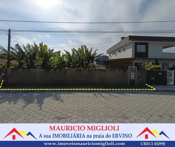 Lote limpo em região central na Praia do Ervino
