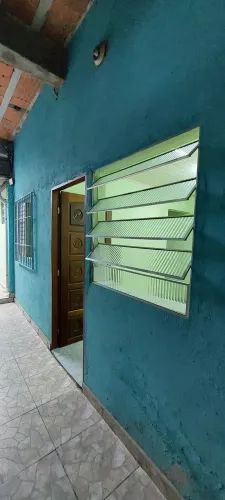 Casa com 2 cômodos e banheiro