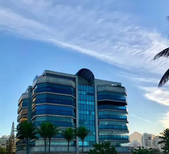 Apartamento para venda possui 400 metros quadrados com 4 quartos