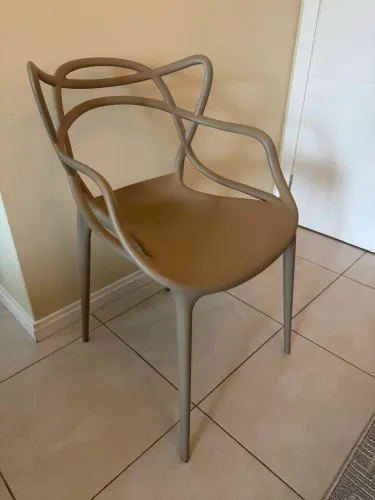 Cadeira Allegra / Masters com Braços (Cor Fendi / Caqui / Bege)