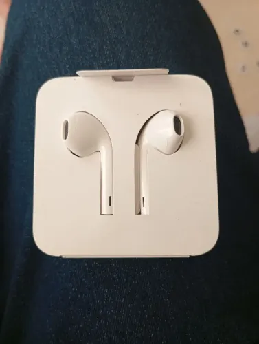 Vendo fone e fonte de carga original Apple