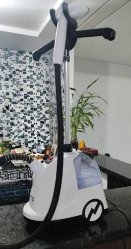 Passadeira a vapor cadence
