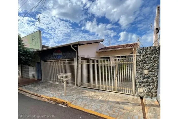 Luxo e Conforto: Casa em Jardim América próxima ao Clube Espigão.