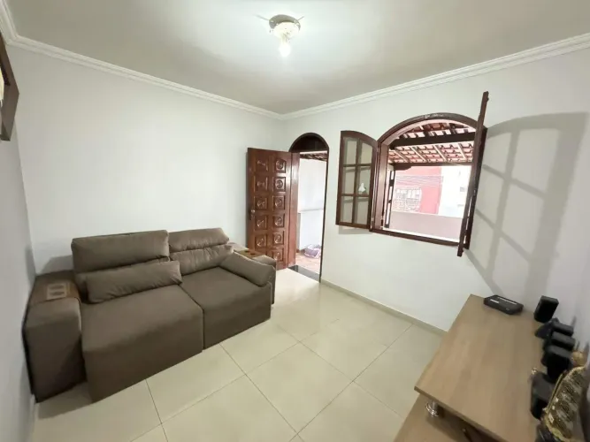 Casa 03 quartos (01 suíte), 01 vagas / Espaço Gourmet e Piscina - Estrela do Oriente