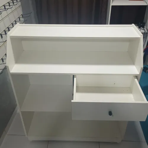Vendo balcão bem conservado