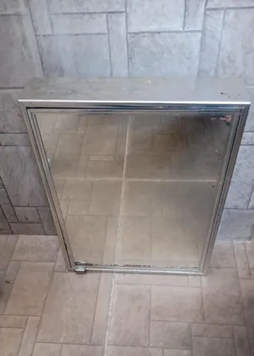 Armário inox com espelho para banheiro 