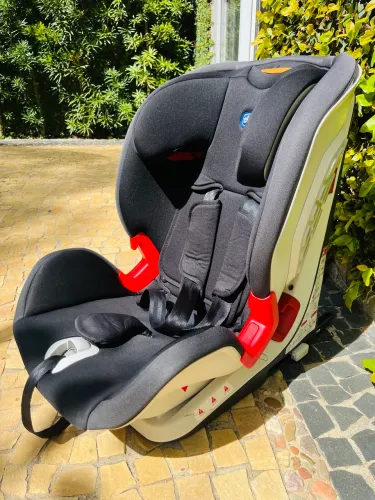 Cadeirinha Chicco com Isofix
