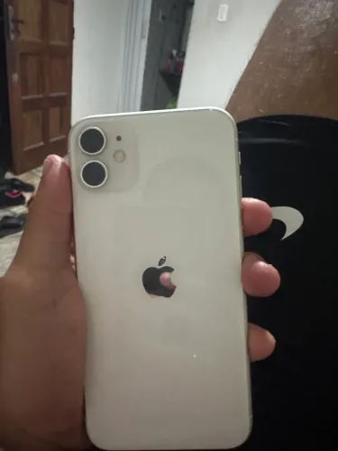 Vendo iPhone 11 64gb tela original