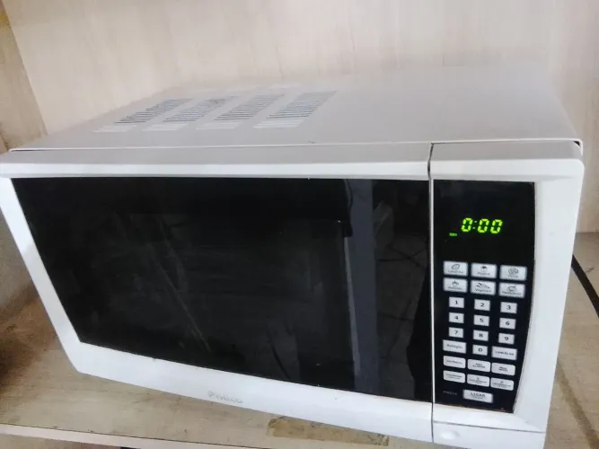 Microondas Philco 20L - Bem Conservado! 3 Meses Garantia! Só 250 reais.