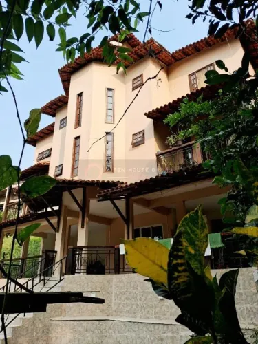 Baixou!!! Open House vende Casa com 5 quartos , 4 suítes em condomínio de alto padrão!!!
