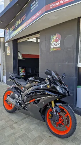 Yamaha R6 impecável