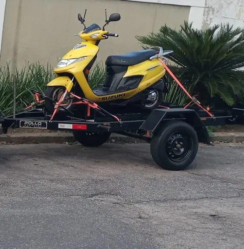 Suzuki + carreta rodoviária