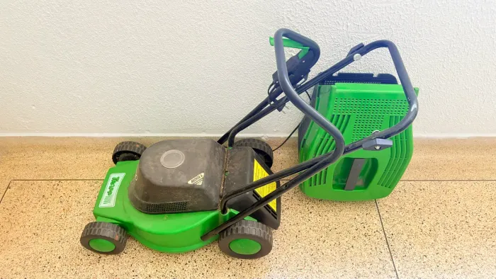 Máquina de cortar grama elétrica