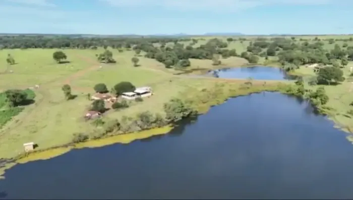 Vende se Fazenda em Goias Velho - Go