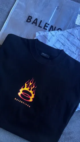 Camiseta Balenciaga Flame