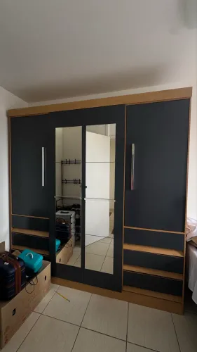 GUARDA-ROUPAS