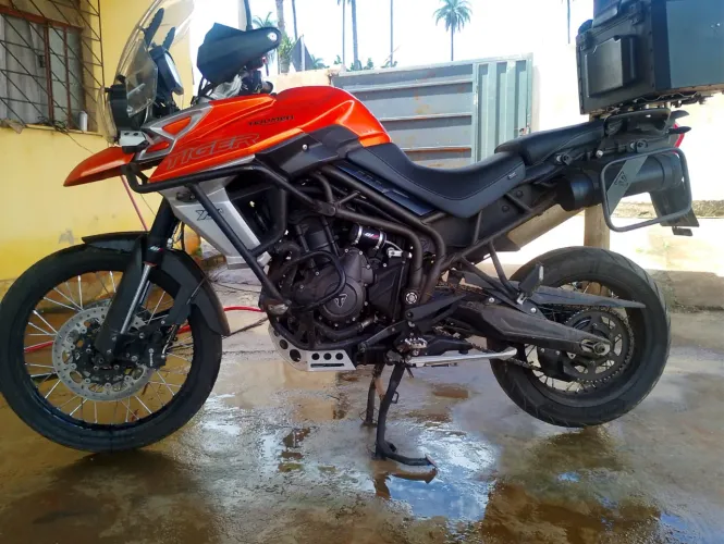Moto triumph tiger 800