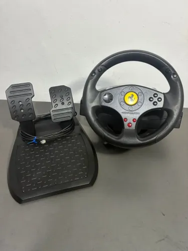 Volante Thrustmaster Ferrari Experiencie 3-in-1
