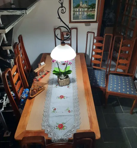 Mesa de jantar com 6 cadeiras madeira mogno