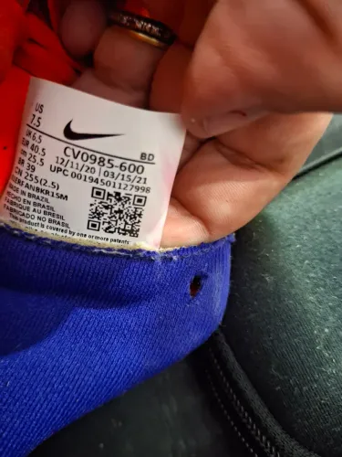 Chuteira usada Nike salão n° 39