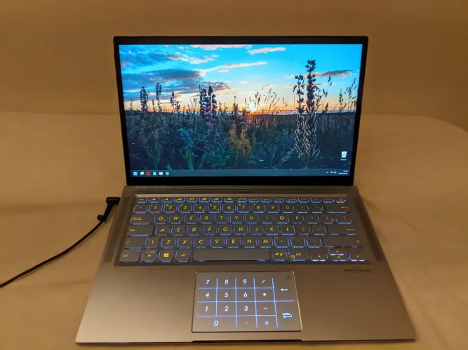ASUS ZenBook 14 UX431FAC - i5 10ª Geração / 8GB / SSD / Windows 11