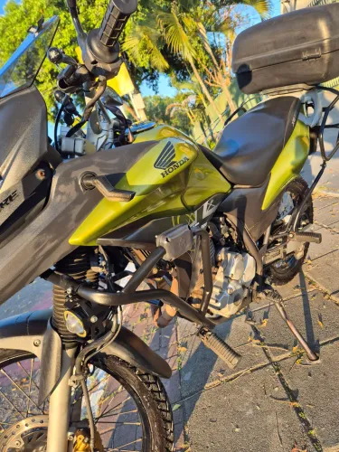 Moto muito bem conservada