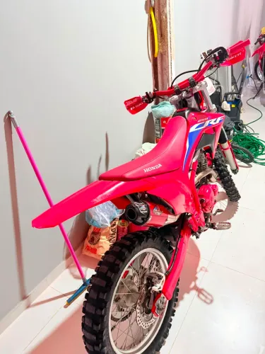 CRF 250 2022 TODA EQUIPADA