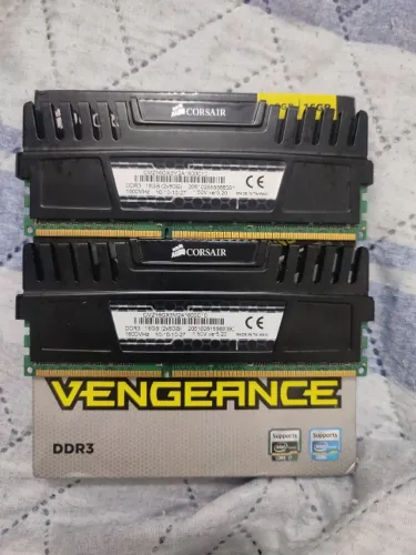 Memória ram DDR3 desktop Corsair C10 16GB 1600MHz