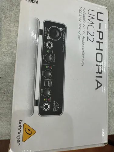 Interface de Áudio UMC 22 Behringuer