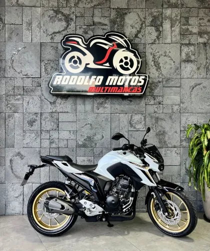Yamaha FZ25 ABS 2025 MUITO CONSERVADA 