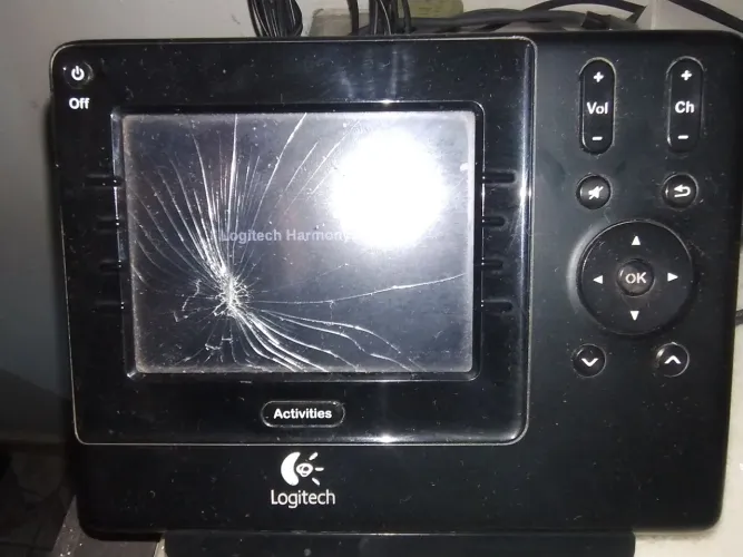 controle remoto universal Logitech Harmony 1100