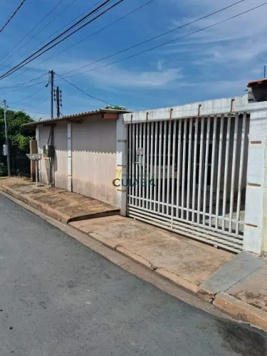 CASA À VENDA NO TIJUCAL  SETOR 04