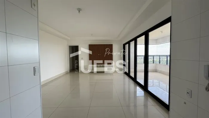 Apartamento à venda no Residencial Euro Parque Ibirapuera, com 117 m² e 3 suítes.