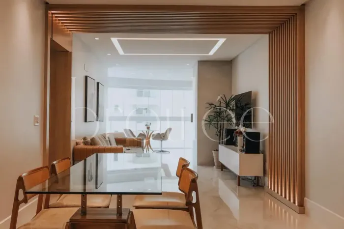 APARTAMENTO MOBILIADO NO BRAVA BEACH AROEIRA NA PRAIA BRAVA DE ITAJAÍ-SC PARA LOCAÇÃO ANUA