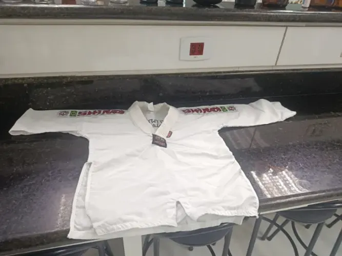 Dobok Taekwondo Shiroi - Infantil.