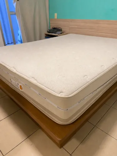 Cama de casal queen 