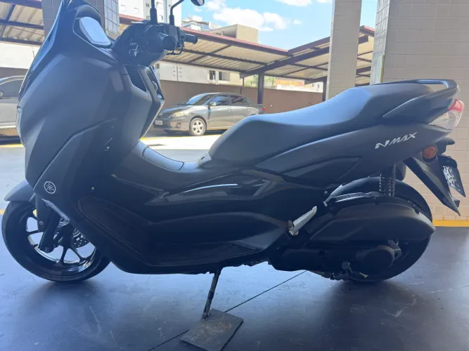 Moto NMAX 