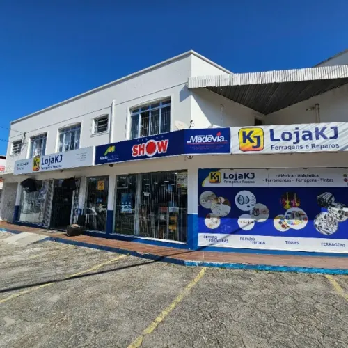 Loja de materiais de construção e ferragens 