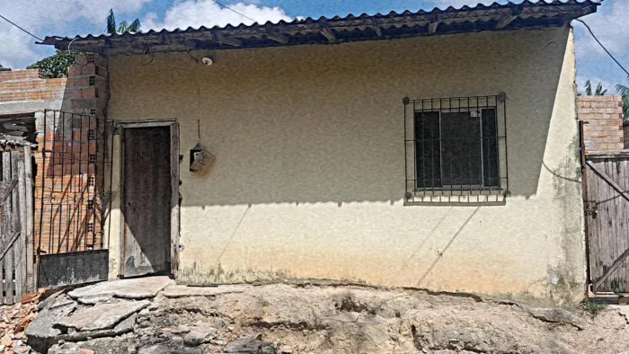 Casa a venda no outeiro