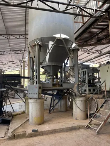 Vendo Silo para pré moldado