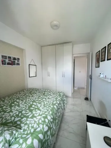 Alugo apartamento com 3 quartos em Candeias