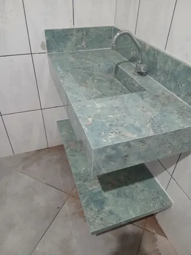 Nichos e lavatorios tudo em porcelanato 