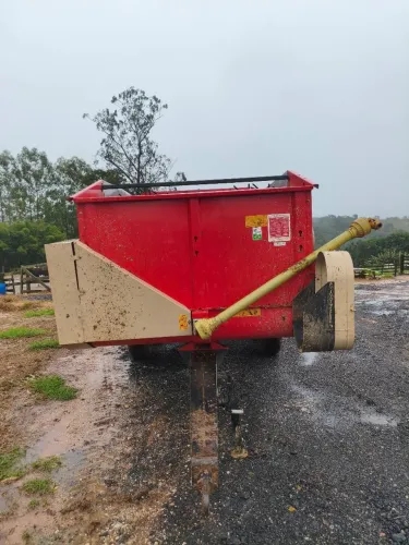 Vagão forrageiro nogueira 9000
