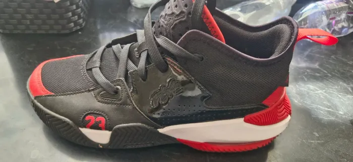 Tênis Jordan Stay Loyal 2