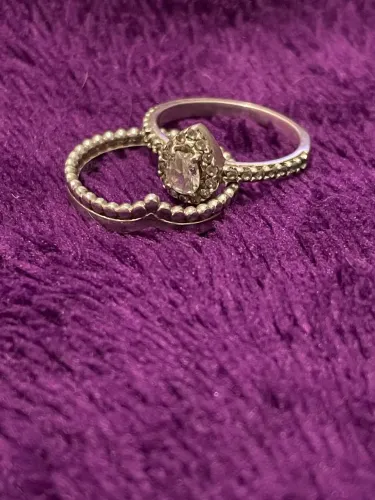 DOIS ANÉIS LIFE - COROA DE PRINCESA E GOTA CRAVEJADA. 