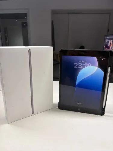 iPad 8ª Geração 32GB Impecável Completo com Caixa e Acessórios