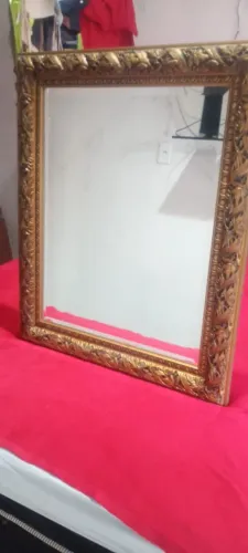 Espelho moldurado para sua casa