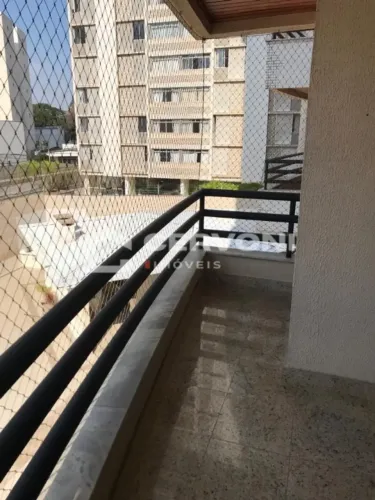 Imóvel para aluguel tem 130 metros quadrados com 3 quartos