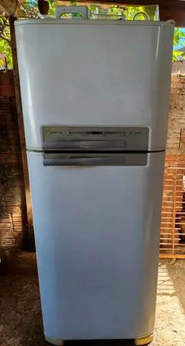 Geladera eletrolux DF46 400 ltrs