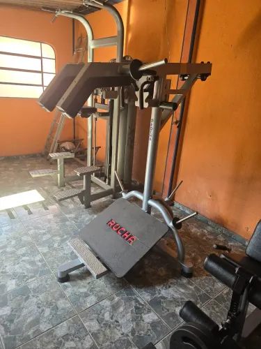 Panturrilha Agachamento Rocha Semi-novo aceito Proposta !